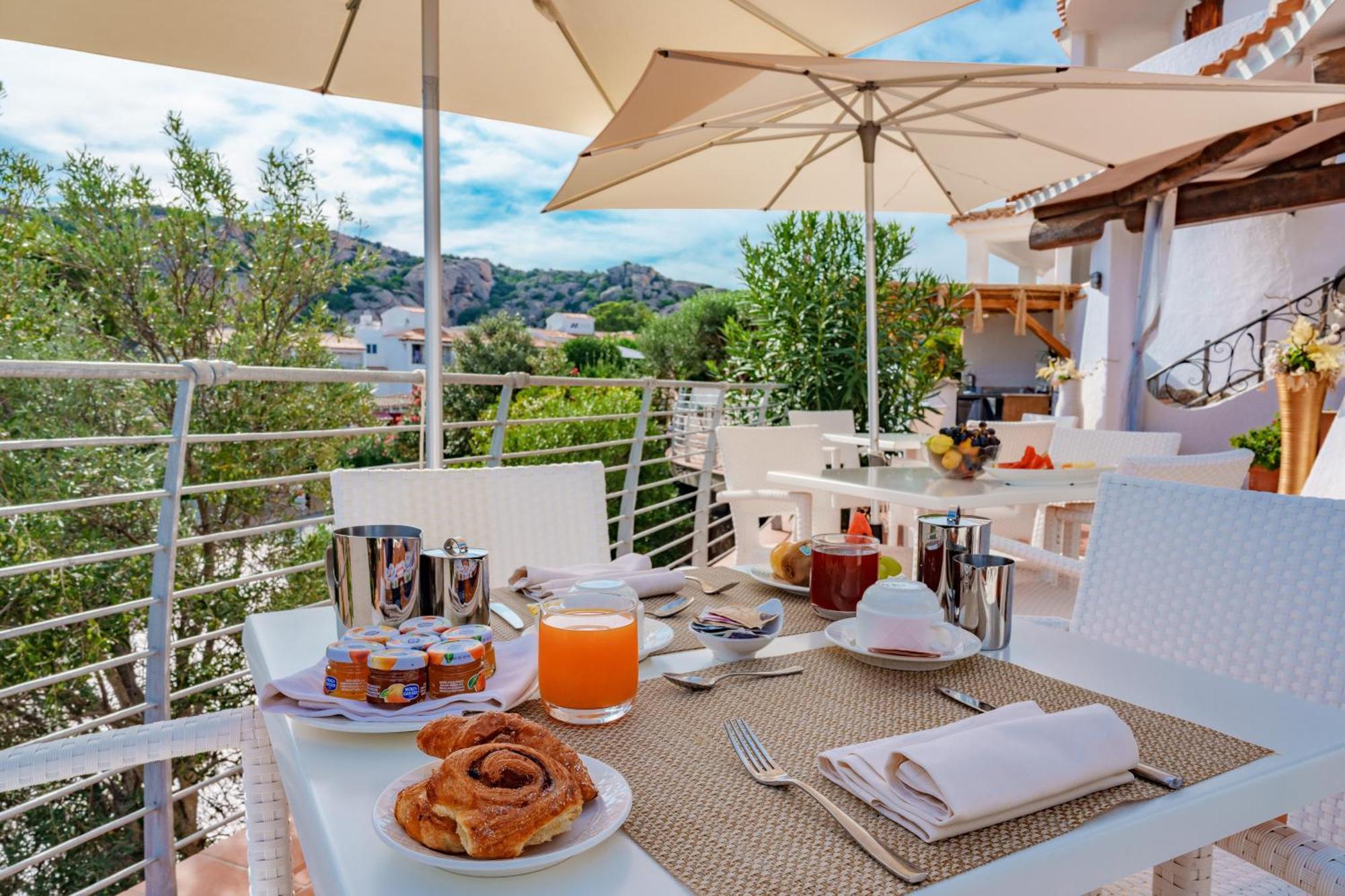 Hotel Punta Est Baja Sardinia Kültér fotó